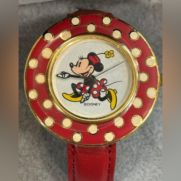 Vintage Disney Minnie Red and White Dots Watch NIB - Picture 2 of 3